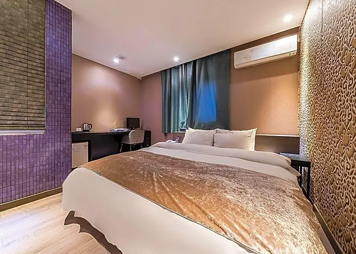 Hotel Ever Tourist