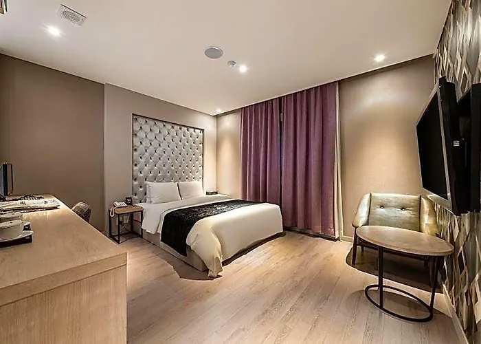 Ever Tourist Hotel