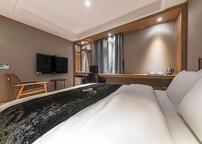 Ever Tourist Hotel 3*