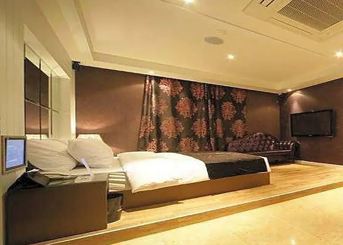 Ever Tourist Hotel 3*