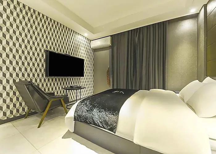 Hotel Ever Tourist