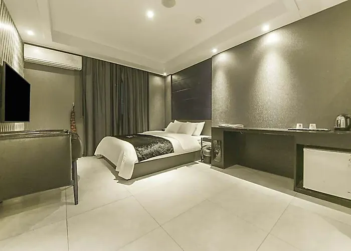 Ever Tourist Hotel